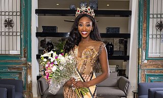 Degeune Niang hat sich Krone und Schärpe verdient: In drei Kategorien setzte sie sich gegen die anderen Kandidatinnen durch und gewann den Titel Miss Globe Germany 2025. - Degeune Niang Degeune Niang hat sich Krone und Schärpe verdient: In drei Kategorien setzte sie sich gegen die anderen Kandidatinnen durch und gewann den Titel Miss Globe Germany 2025. - Degeune Niang