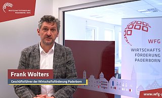Das Foto zeigt Frank Wolters, Geschäftsführer der Wirtschaftsförderung Paderborn, bei einem Online-Auftritt während des ersten Lockdowns. - Screenshot: Tobias Vorwerk / WFG Das Foto zeigt Frank Wolters, Geschäftsführer der Wirtschaftsförderung Paderborn, bei einem Online-Auftritt während des ersten Lockdowns. - Screenshot: Tobias Vorwerk / WFG