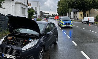 Am Freitagmittag hat es auf der Oldentruper Straße in Bielefeld einen Verkehrsunfall gegeben. - Jens Reichenbach Am Freitagmittag hat es auf der Oldentruper Straße in Bielefeld einen Verkehrsunfall gegeben. - Jens Reichenbach