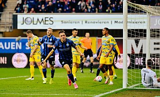 Julian Justvan dreht jubelnd ab, nachdem er die Paderborner 1:0-Führung erzielt hat. - Besim Mazhiqi Julian Justvan dreht jubelnd ab, nachdem er die Paderborner 1:0-Führung erzielt hat. - Besim Mazhiqi