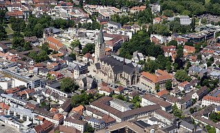 Paderborn von oben. Die CDU bleibt weiterhin stärkste Partei. - Gerd Vieler Paderborn von oben. Die CDU bleibt weiterhin stärkste Partei. - Gerd Vieler