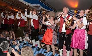 Das größte Oktoberfest im Weserbergland richtet zum zehnten Mal die Blaskapelle Lüchtringen aus - Thomas Kube Das größte Oktoberfest im Weserbergland richtet zum zehnten Mal die Blaskapelle Lüchtringen aus - Thomas Kube