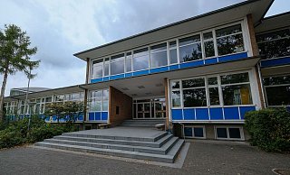 Die Hans-Ehrenberg-Schule in Sennestadt. - Andreas Zobe Die Hans-Ehrenberg-Schule in Sennestadt. - Andreas Zobe