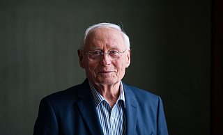 «Schon seit Langem befinden wir uns in einer Phase, in der Russland und China militärisch von den USA eingekreist werden», sagt Oskar Lafontaine in einem Interview. - Foto: Oliver Dietze/dpa «Schon seit Langem befinden wir uns in einer Phase, in der Russland und China militärisch von den USA eingekreist werden», sagt Oskar Lafontaine in einem Interview. - Foto: Oliver Dietze/dpa