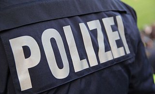 Die Polizei fragt: Wer kennt diese drei Täter? - Symbolbild: Pixabay Die Polizei fragt: Wer kennt diese drei Täter? - Symbolbild: Pixabay