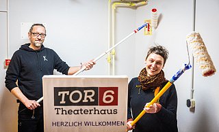 Auch das Bielefelder Theaterlabor ist immer wieder unter den geförderten Häusern, hier im Bild Christian Müller und Indira Heidemann. - Mike-Dennis Müller Auch das Bielefelder Theaterlabor ist immer wieder unter den geförderten Häusern, hier im Bild Christian Müller und Indira Heidemann. - Mike-Dennis Müller