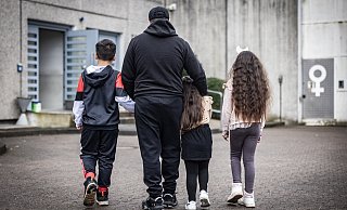 Die Vater-Kind-Gruppe ermöglicht den Inhaftierten, gemeinsame Zeit mit ihren Kindern zu verbringen. - Mueller Die Vater-Kind-Gruppe ermöglicht den Inhaftierten, gemeinsame Zeit mit ihren Kindern zu verbringen. - Mueller