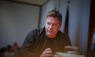 Russland steuert nach Einschätzung des Wirtschaftsministers Robert Habeck auf eine Niederlage im Krieg gegen die Ukraine zu. - Kay Nietfeld/dpa Russland steuert nach Einschätzung des Wirtschaftsministers Robert Habeck auf eine Niederlage im Krieg gegen die Ukraine zu. - Kay Nietfeld/dpa