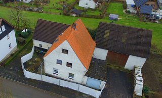 In dem Haus in Höxter-Bosseborn sollen jahrelang Frauen schwer misshandelt worden sein. - Jens Reddeker In dem Haus in Höxter-Bosseborn sollen jahrelang Frauen schwer misshandelt worden sein. - Jens Reddeker