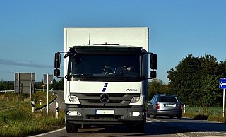 Ein Lkw hat am Freitagmorgen auf der Löhner Straße Kraftstoff verloren. - Symbolbild Pixabay Ein Lkw hat am Freitagmorgen auf der Löhner Straße Kraftstoff verloren. - Symbolbild Pixabay