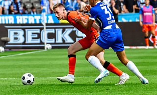 SCP-Verteidiger Tjark Scheller (l.), hier im Duell gegen den Herthaner Derry Scherhant, feierte am Samstag sein Zweitliga-Startelfdebüt. - Imago Images SCP-Verteidiger Tjark Scheller (l.), hier im Duell gegen den Herthaner Derry Scherhant, feierte am Samstag sein Zweitliga-Startelfdebüt. - Imago Images