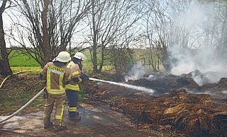Die Feuerwehr war in Menne im Einsatz. - FFW Die Feuerwehr war in Menne im Einsatz. - FFW
