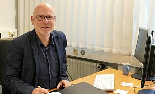 Frank Braksiek, Leiter der Gesamtschule Friedenstal. - Gesamtschule Friedenstal Frank Braksiek, Leiter der Gesamtschule Friedenstal. - Gesamtschule Friedenstal
