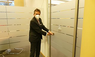 Schließt heute zu letzten Male sein Büro auf. Jürgen Hunting geht in den Ruhestand. - Thorsten Mailänder Schließt heute zu letzten Male sein Büro auf. Jürgen Hunting geht in den Ruhestand. - Thorsten Mailänder