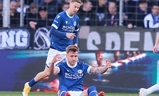 Arminia Bielefelds Joel Grodwoski erlebte im Spiel gegen Hannover 96 II einen Arbeitstag zum Vergessen. - Oliver Krato Arminia Bielefelds Joel Grodwoski erlebte im Spiel gegen Hannover 96 II einen Arbeitstag zum Vergessen. - Oliver Krato