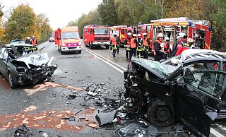 Bei diesem Unfall auf der Kanalstraße wurden am 29. Oktober 2009 fünf Menschen verletzt. - Jörg Stuke Bei diesem Unfall auf der Kanalstraße wurden am 29. Oktober 2009 fünf Menschen verletzt. - Jörg Stuke