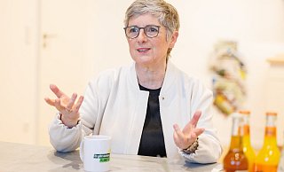 Britta Haßelmann hat ihre politischen Wurzeln in Bielefeld. Seit 2021 führt sie die grüne Fraktion im Bundestag. - Oliver Krato Britta Haßelmann hat ihre politischen Wurzeln in Bielefeld. Seit 2021 führt sie die grüne Fraktion im Bundestag. - Oliver Krato
