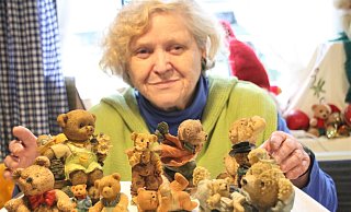Annegret Dreßel mistet ihr Museum aus - und 360 Teddyfiguren sollen raus. Jedoch nicht in den Müll, sondern die Bären sollen zukünftig möglichst vielen Steinheimern Freude bringen. Eine besondere Aktion beginnt in diesen Tagen. - Madita Schellenberg Annegret Dreßel mistet ihr Museum aus - und 360 Teddyfiguren sollen raus. Jedoch nicht in den Müll, sondern die Bären sollen zukünftig möglichst vielen Steinheimern Freude bringen. Eine besondere Aktion beginnt in diesen Tagen. - Madita Schellenberg