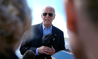Bleibt US-Präsident Joe Biden im Rennen um das Weiße Haus? Der Demokrat bleibt starr auf Kurs - doch in seiner Partei herrscht Unruhe. - Manuel Balce Ceneta/AP Bleibt US-Präsident Joe Biden im Rennen um das Weiße Haus? Der Demokrat bleibt starr auf Kurs - doch in seiner Partei herrscht Unruhe. - Manuel Balce Ceneta/AP