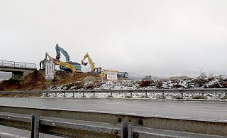 Die Vorbereitungsarbeiten zum Abriss der Brücke "Dionysiusstraße" über die B64 in Altenbeken-Buke sind getan. Ab Freitag, 22. November, erfolgt der Abbruch. - Straßen NRW Die Vorbereitungsarbeiten zum Abriss der Brücke "Dionysiusstraße" über die B64 in Altenbeken-Buke sind getan. Ab Freitag, 22. November, erfolgt der Abbruch. - Straßen NRW