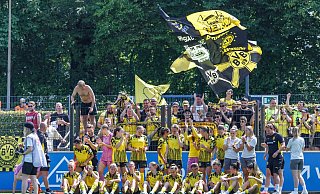 Auf die Frauen von Borussia Dortmund wartet bei ihrer Pokal-Premiere der FC Bayern München. (Archivbild) - Andreas Gora/dpa Auf die Frauen von Borussia Dortmund wartet bei ihrer Pokal-Premiere der FC Bayern München. (Archivbild) - Andreas Gora/dpa