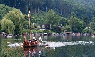In Vlotho gibt es den einzigen Badesee im Kreis Herford. Das 39 Hektar große Gelände direkt an der Weser hat sogar einen Nichtschwimmerbereich für die ganz Kleinen. - Ralf Bittner In Vlotho gibt es den einzigen Badesee im Kreis Herford. Das 39 Hektar große Gelände direkt an der Weser hat sogar einen Nichtschwimmerbereich für die ganz Kleinen. - Ralf Bittner