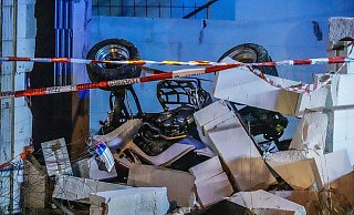 Das Quad durchbrache eine Mauer und landete in einem Rohbau. Der Fahrer überlbete den Aufprall nicht. - Paul Brinkmann Das Quad durchbrache eine Mauer und landete in einem Rohbau. Der Fahrer überlbete den Aufprall nicht. - Paul Brinkmann