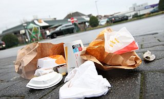In der Gastronomie wird auch viel Abfall produziert - über die Verpackungssteuer wird jetzt auch in Paderborn diskutiert. - Symbolbild Rajkumar Mukherjee In der Gastronomie wird auch viel Abfall produziert - über die Verpackungssteuer wird jetzt auch in Paderborn diskutiert. - Symbolbild Rajkumar Mukherjee