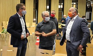 Thorsten Baumgart (FDP, v.l.), Bruno Reinke (Grüne) und Bürgermeister Hubert Erichlandwehr (CDU) - Sigurd Gringel Thorsten Baumgart (FDP, v.l.), Bruno Reinke (Grüne) und Bürgermeister Hubert Erichlandwehr (CDU) - Sigurd Gringel