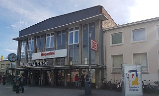 Am Paderborner Hauptbahnhof sollen die Kunden in Zukunft besser vor Coronaviren geschützt sein. - Birger Berbüsse Am Paderborner Hauptbahnhof sollen die Kunden in Zukunft besser vor Coronaviren geschützt sein. - Birger Berbüsse