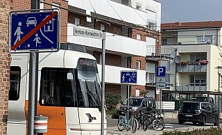 Spielstraßen flankieren jetzt die Endstation Dürkopp Tor 6. - Stefan Becker Spielstraßen flankieren jetzt die Endstation Dürkopp Tor 6. - Stefan Becker