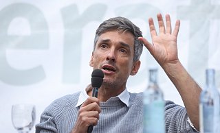 "Bei den Corona-Demos ist viel Angst unterwegs": Sozialwissenschaftler Raul Zelik. - Jörg Stuke "Bei den Corona-Demos ist viel Angst unterwegs": Sozialwissenschaftler Raul Zelik. - Jörg Stuke