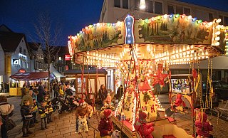 Der Besuch auf dem Lübbecker Weihnachtsmarkt ist ein echter Klassiker für Familien zur Weihnachtszeit. - Oliver Krato Der Besuch auf dem Lübbecker Weihnachtsmarkt ist ein echter Klassiker für Familien zur Weihnachtszeit. - Oliver Krato