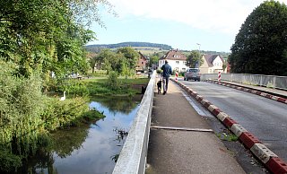 Seit acht Jahren ist die Befahrbarkeit der Nethebrücke in Bruchhausen auf eine Spur und maximal 16 Tonnen eingeschränkt. - Burkhard Battran Seit acht Jahren ist die Befahrbarkeit der Nethebrücke in Bruchhausen auf eine Spur und maximal 16 Tonnen eingeschränkt. - Burkhard Battran