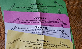 Es gibt sie gleich in vier Farben. Wir erklären, welcher Stimmzettel für welche Wahl steht. - Foto: Andreas Zobe/NW Es gibt sie gleich in vier Farben. Wir erklären, welcher Stimmzettel für welche Wahl steht. - Foto: Andreas Zobe/NW