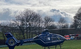 Polizei, Feuerwehr und Rettungshubschrauber machten sich auf den Weg zum Unfallort. - Sarah Jonek Polizei, Feuerwehr und Rettungshubschrauber machten sich auf den Weg zum Unfallort. - Sarah Jonek