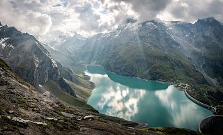 In dieser Gebirgslandschaft in Kaprun liegt auch der als Familienberg bekannte Maiskogel. - picture alliance / Photoshot In dieser Gebirgslandschaft in Kaprun liegt auch der als Familienberg bekannte Maiskogel. - picture alliance / Photoshot