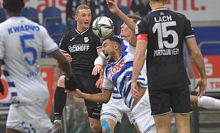 Keinen Sieg, aber immerhin einen Punkt verbuchten die Fußballer des SC Verl beim Auswärtsspiel in Duisburg. - Jens Dünhölter Keinen Sieg, aber immerhin einen Punkt verbuchten die Fußballer des SC Verl beim Auswärtsspiel in Duisburg. - Jens Dünhölter