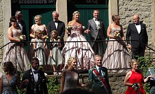 Bredenborn feiert seine Majestäten Andreas Hufendiek und Katrin Finke-Hufendiek. - Moritz Räker Bredenborn feiert seine Majestäten Andreas Hufendiek und Katrin Finke-Hufendiek. - Moritz Räker