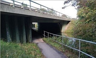 Diese Unterführung am Kanal ist eine unübersichtliche Gefahrenstelle. - Stadt Paderborn/Siemensmeyer Diese Unterführung am Kanal ist eine unübersichtliche Gefahrenstelle. - Stadt Paderborn/Siemensmeyer