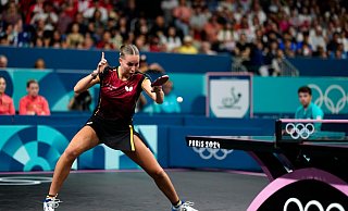 Auch eine starke Annett Kaufmann kann die Halbfinal-Niederlage gegen Japan nicht verhindern. - Petros Giannakouris/AP/dpa Auch eine starke Annett Kaufmann kann die Halbfinal-Niederlage gegen Japan nicht verhindern. - Petros Giannakouris/AP/dpa