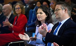 Als Staatsminister im Auswärtigen Amt sitzt Tobias Lindner (Grüne) oft in der ersten Reihe. Was er nach seinem Ausscheiden aus der Berufspolitik beruflich machen will, habe er noch nicht entschieden, sagt er. (Archivfoto) - Bernd von Jutrczenka/dpa Als Staatsminister im Auswärtigen Amt sitzt Tobias Lindner (Grüne) oft in der ersten Reihe. Was er nach seinem Ausscheiden aus der Berufspolitik beruflich machen will, habe er noch nicht entschieden, sagt er. (Archivfoto) - Bernd von Jutrczenka/dpa