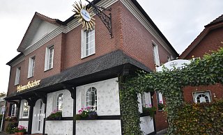 Der Betrieb geht weiter: Gebuchte Veranstaltungen finden wie verabredet statt, neue Hochzeiten und Familien-, Firmen- oder Vereinsfeiern werden bei Wimmelbücker gerne angenommen. - Birgit Vredenburg Der Betrieb geht weiter: Gebuchte Veranstaltungen finden wie verabredet statt, neue Hochzeiten und Familien-, Firmen- oder Vereinsfeiern werden bei Wimmelbücker gerne angenommen. - Birgit Vredenburg
