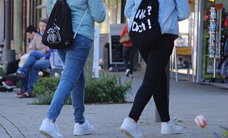 Verkaufsoffene Sonntage stärken den Handel und tragen zur überörtlichen Sichtbarkeit einer Kommune bei. - Burkhard Battran Verkaufsoffene Sonntage stärken den Handel und tragen zur überörtlichen Sichtbarkeit einer Kommune bei. - Burkhard Battran