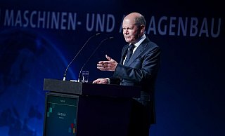 Bundeskanzler Olaf Scholz (SPD) spricht beim 13. Deutschen Maschinenbaugipfel des Verbands Deutscher Maschinen- und Anlagenbau (VDMA) zu den Teilnehmern. - Kay Nietfeld/dpa Bundeskanzler Olaf Scholz (SPD) spricht beim 13. Deutschen Maschinenbaugipfel des Verbands Deutscher Maschinen- und Anlagenbau (VDMA) zu den Teilnehmern. - Kay Nietfeld/dpa