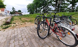 Am Bahnhof Höxter soll ein neues Fahrradparkhaus für 750.000 Euro entstehen. 90 Prozent davon bekommt die Stadt als Fördermittel. - David Schellenberg Am Bahnhof Höxter soll ein neues Fahrradparkhaus für 750.000 Euro entstehen. 90 Prozent davon bekommt die Stadt als Fördermittel. - David Schellenberg