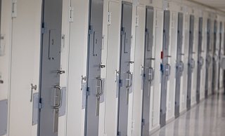 Der Täter hat bereits einige Zeit in Untersuchungshaft verbracht. - Oliver Krato Der Täter hat bereits einige Zeit in Untersuchungshaft verbracht. - Oliver Krato