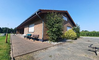 Wird offiziell eingeweiht: Das sanierte Vereinsheim am Sportplatz in Bergheim. - David Schelleneberg Wird offiziell eingeweiht: Das sanierte Vereinsheim am Sportplatz in Bergheim. - David Schelleneberg
