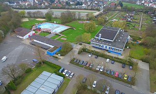 Der Zukunftsplan ist besiegelt: Frei- und Hallenbad sollen in Löhne definitiv neu gebaut werden. Viel mehr steht aber noch nicht fest. - Jens Reddeker Der Zukunftsplan ist besiegelt: Frei- und Hallenbad sollen in Löhne definitiv neu gebaut werden. Viel mehr steht aber noch nicht fest. - Jens Reddeker