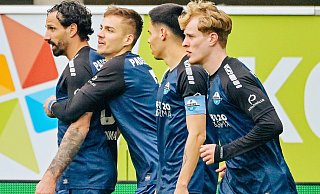 Die SCP-Akteure (v. l.) Adriano Grimaldi, Filip Bilbija, Raphael Obermair und Mattes Hansen hatten auch im Heimspiel gegen Kaiserslautern Grund zum Jubeln. - Besim Mazhiqi Die SCP-Akteure (v. l.) Adriano Grimaldi, Filip Bilbija, Raphael Obermair und Mattes Hansen hatten auch im Heimspiel gegen Kaiserslautern Grund zum Jubeln. - Besim Mazhiqi